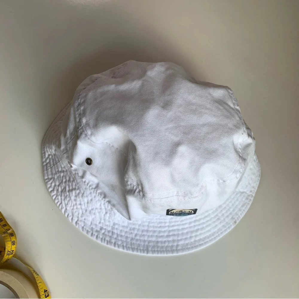 Newhattan bucket hat